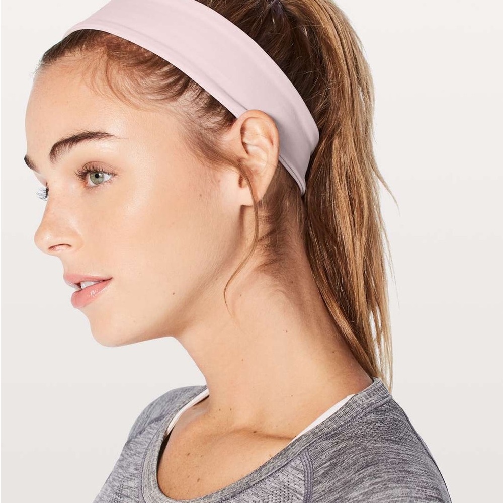 Lululemon Fly Away Tamer headband